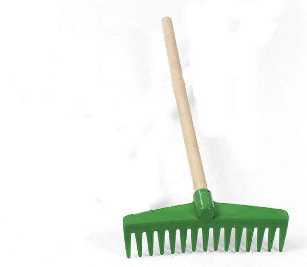 Rastrillo de madera verde