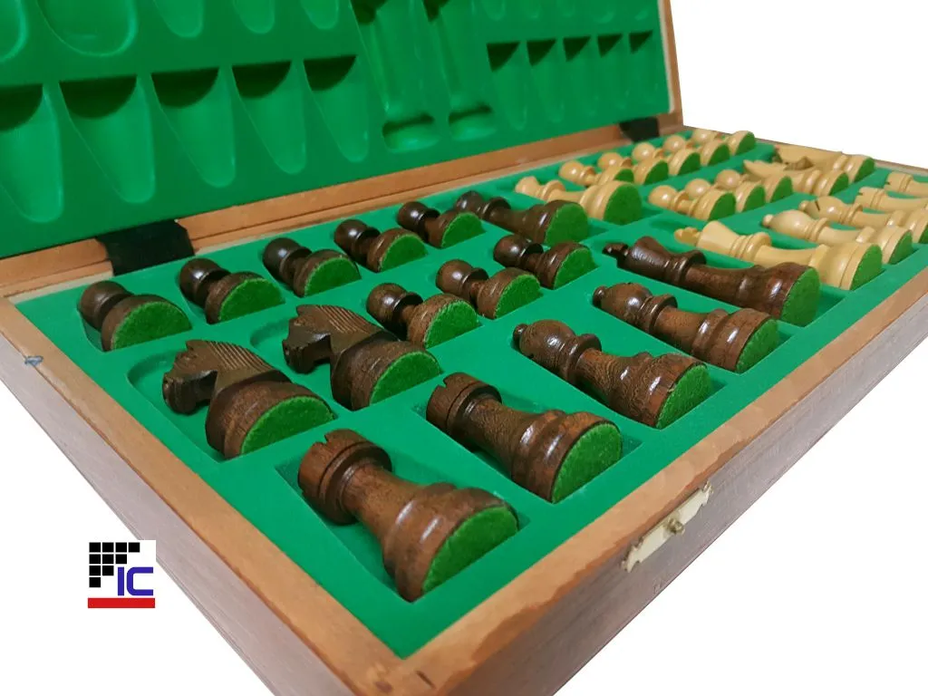 Juego Ajedrez plegable de madera de Caoba/Sicomoro con piezas Staunton nº6 interior detalles