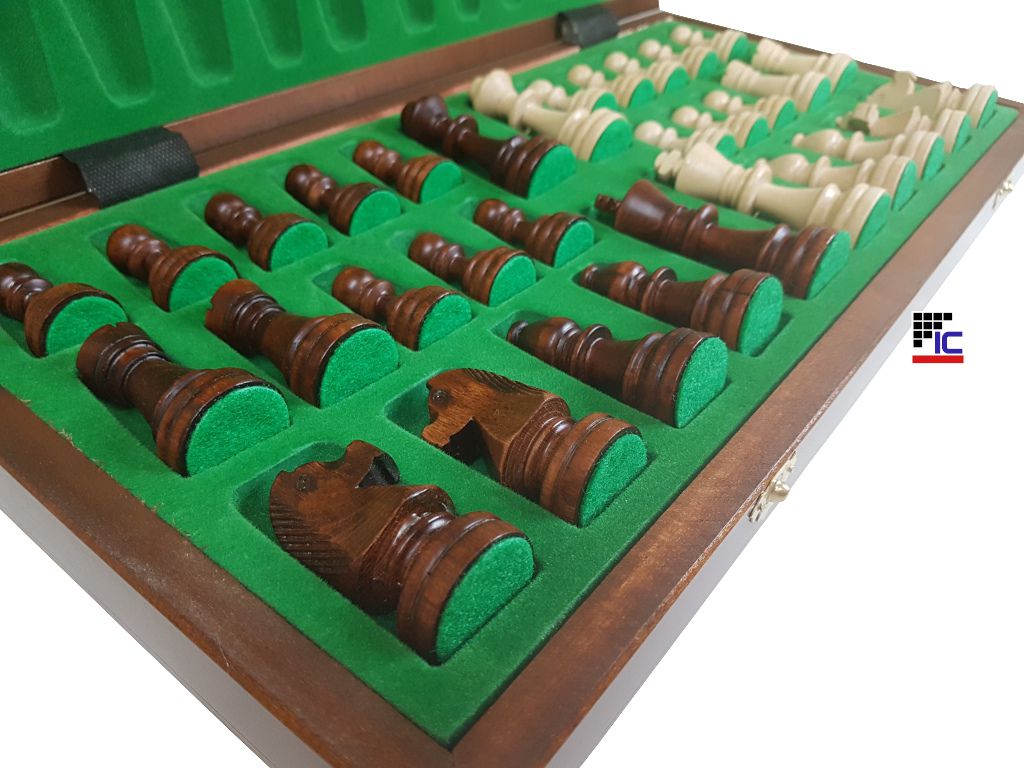 Juego Ajedrez plegable de madera con piezas Staunton nº6 detalle