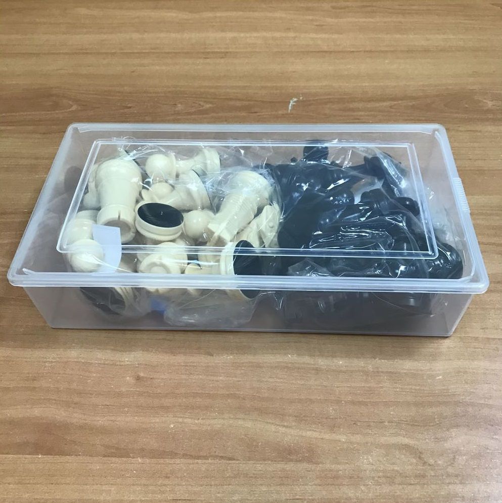 juego de piezas de ajedrez de plastico - caja