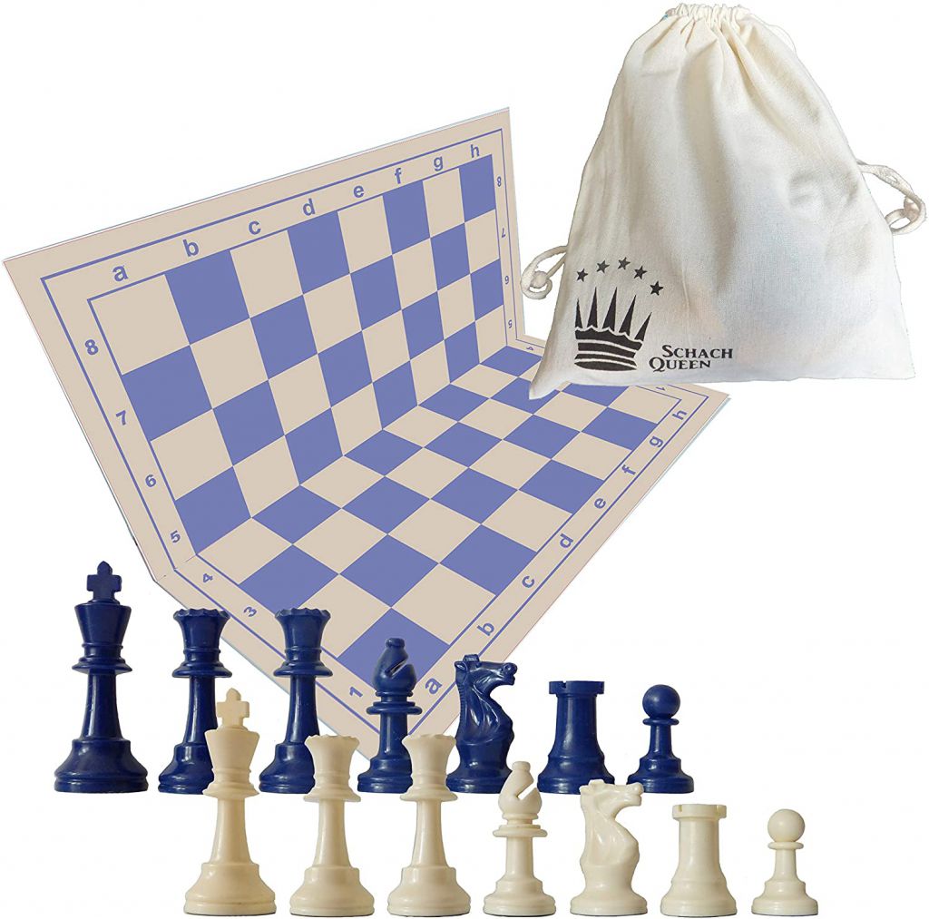 set de ajedrez azul y beige