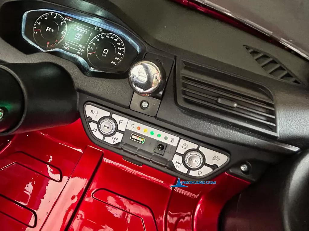 Audi Q5 12V Rojo Metalizado salpicadero