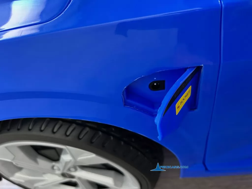 Audi SQ8 azul coche infantil electrico para niños enchufe