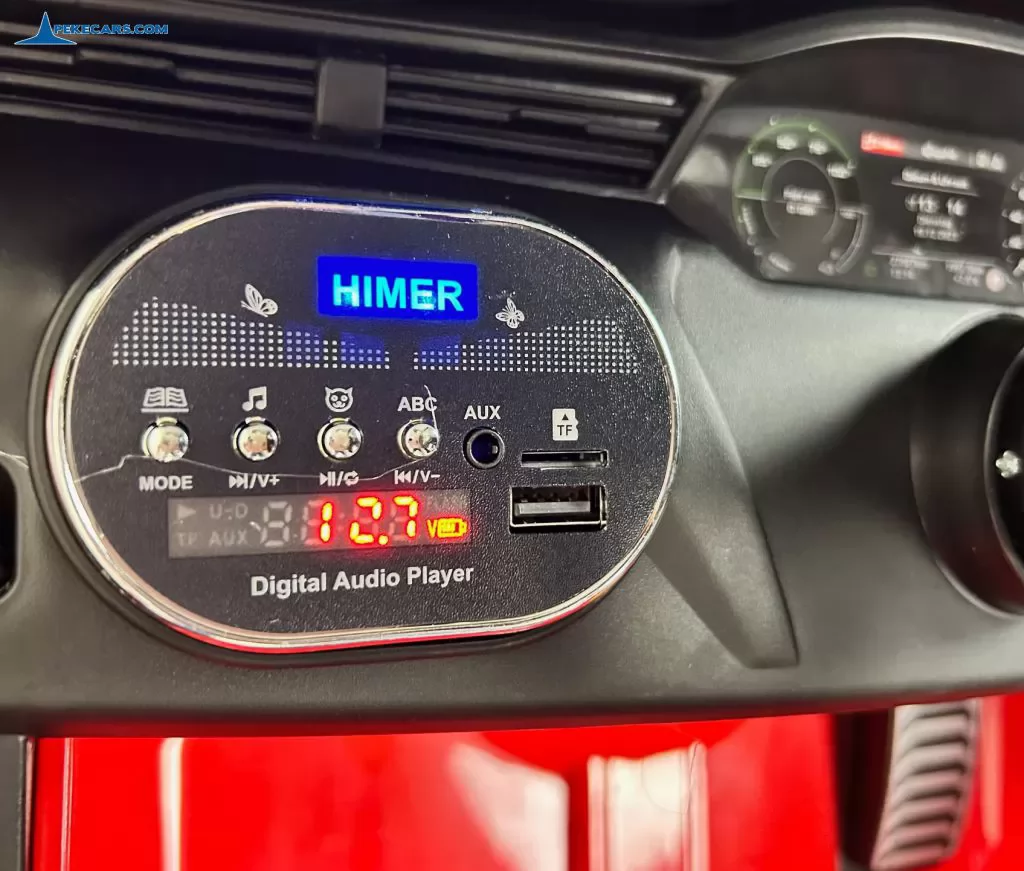 Audi SQ8 rojo coche electrico para niños voltimetro