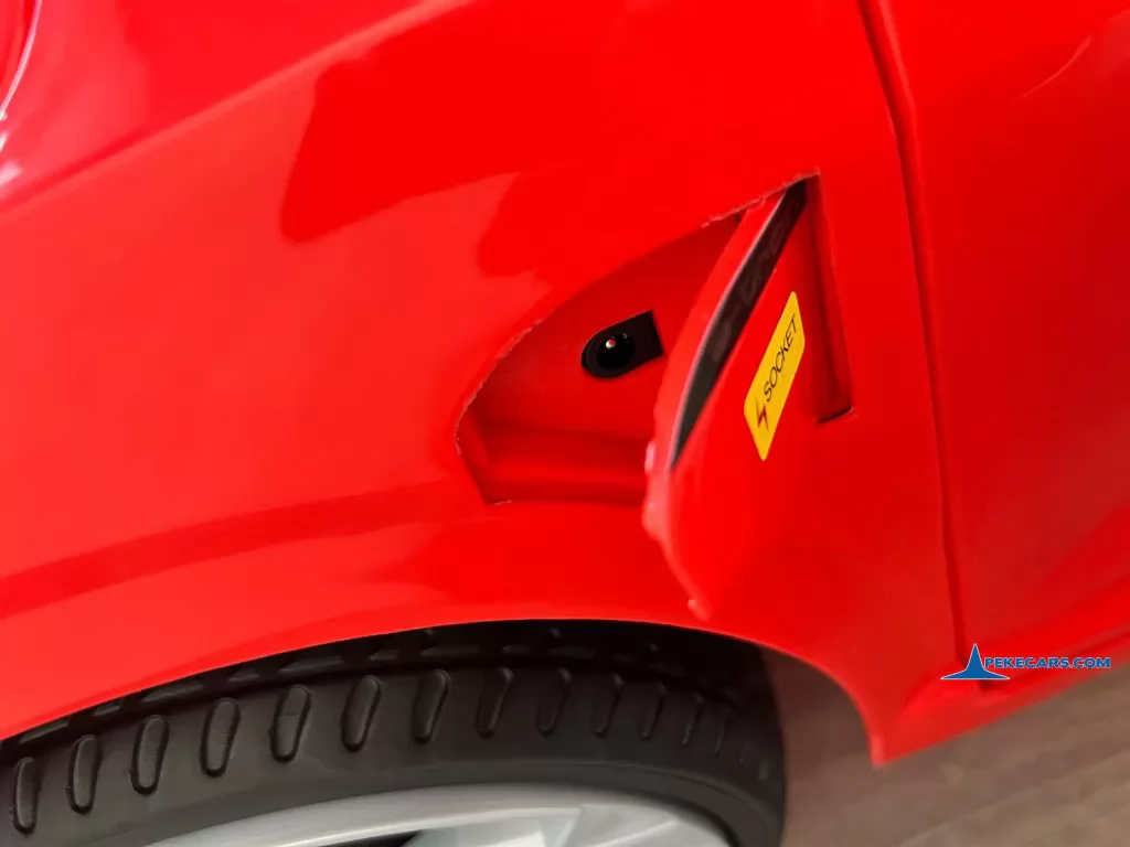 Audi SQ8 rojo coche electrico para niños enchufe