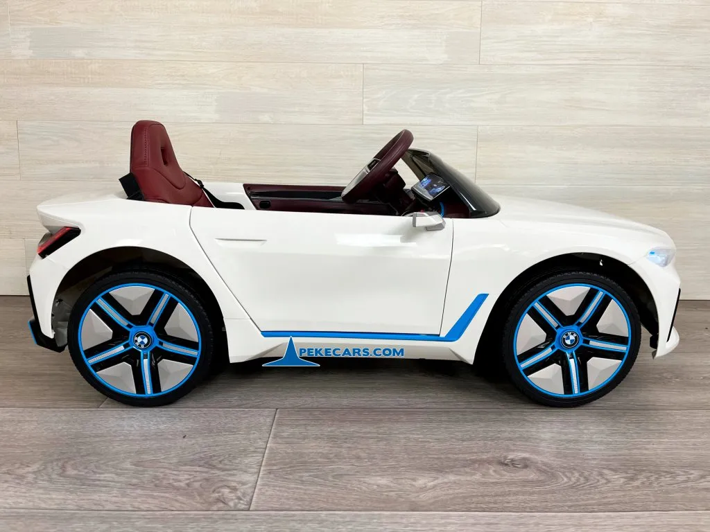 Coche eléctrico para niños BMW I4 12V 2.4G Blanco detalle izquierda