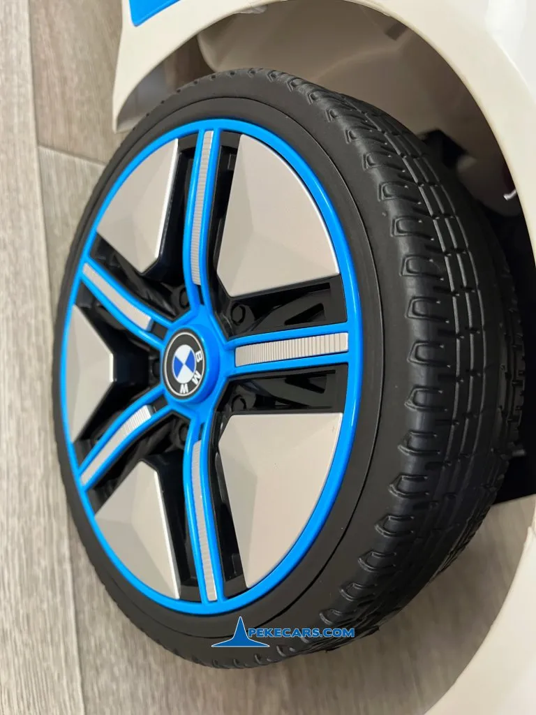 Coche eléctrico para niños BMW I4 12V 2.4G Blanco ruedas