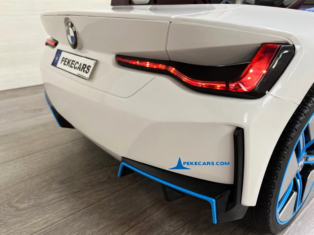 Coche eléctrico para niños BMW I4 12V 2.4G Blanco luces traseras