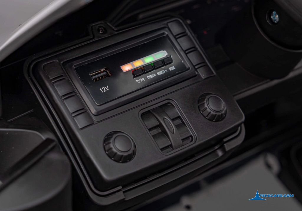 BMW M4 12V 2.4G Negro Metalizado display