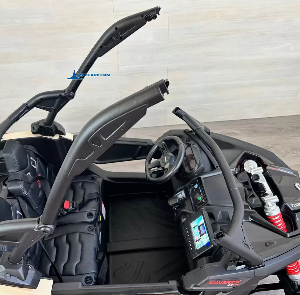 Todoterreno can-am maverick negro