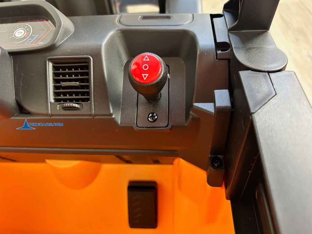 Carretilla Elevadora JCB 12V 2.4G Amarilla