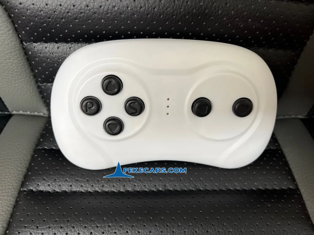 Jeep Mountain King 12V 2.4G Rojo