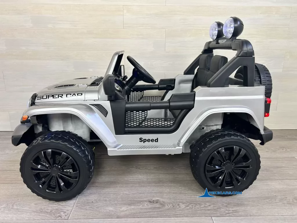 Jeep Wrangler Rubicon Style 12V 2.4G Plata Metalizado vista lateral