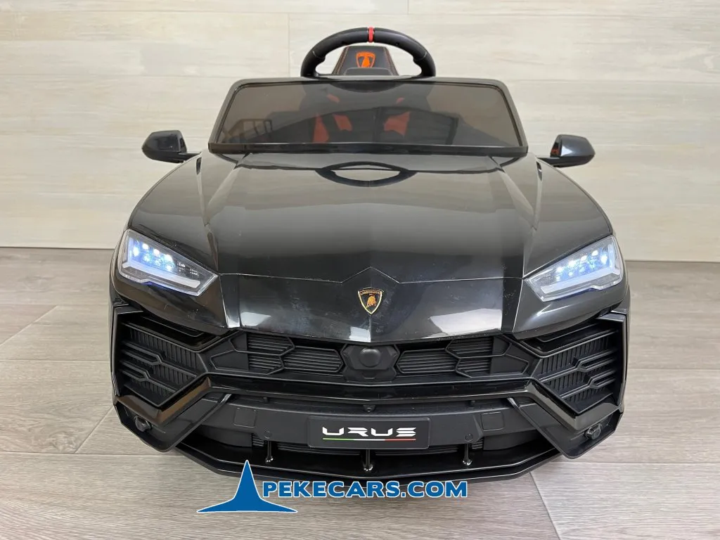 Lamborghini Urus negro