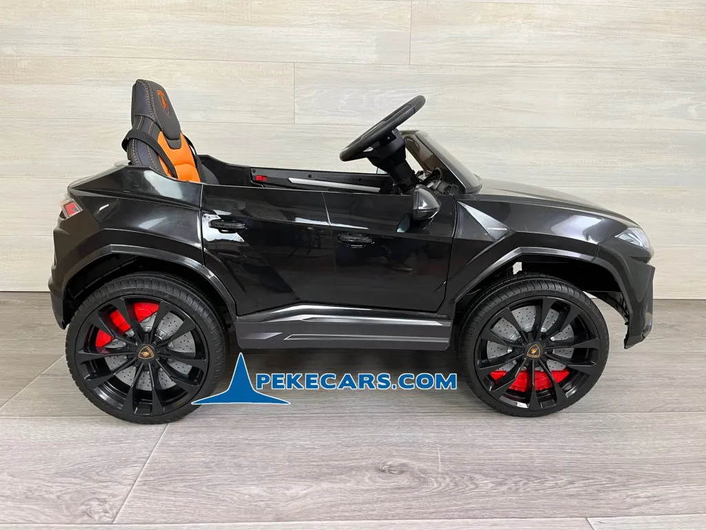 Lamborghini Urus negro