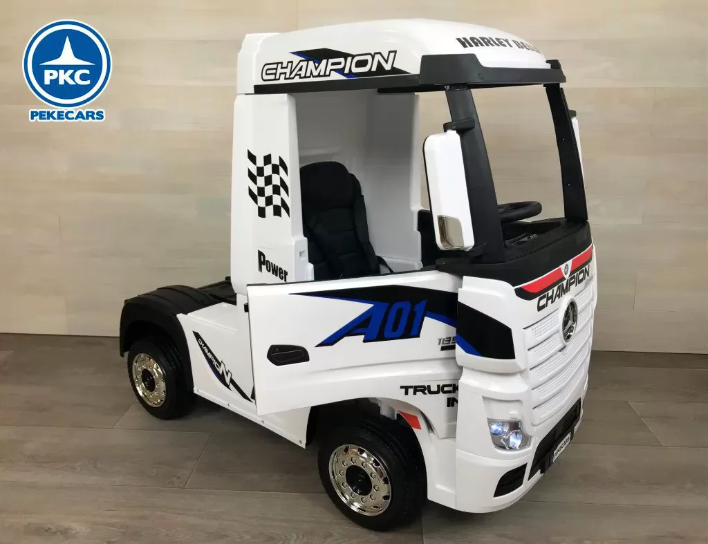 Camión Mercedes Actros Blanco vista 3/4 apertura de puertas