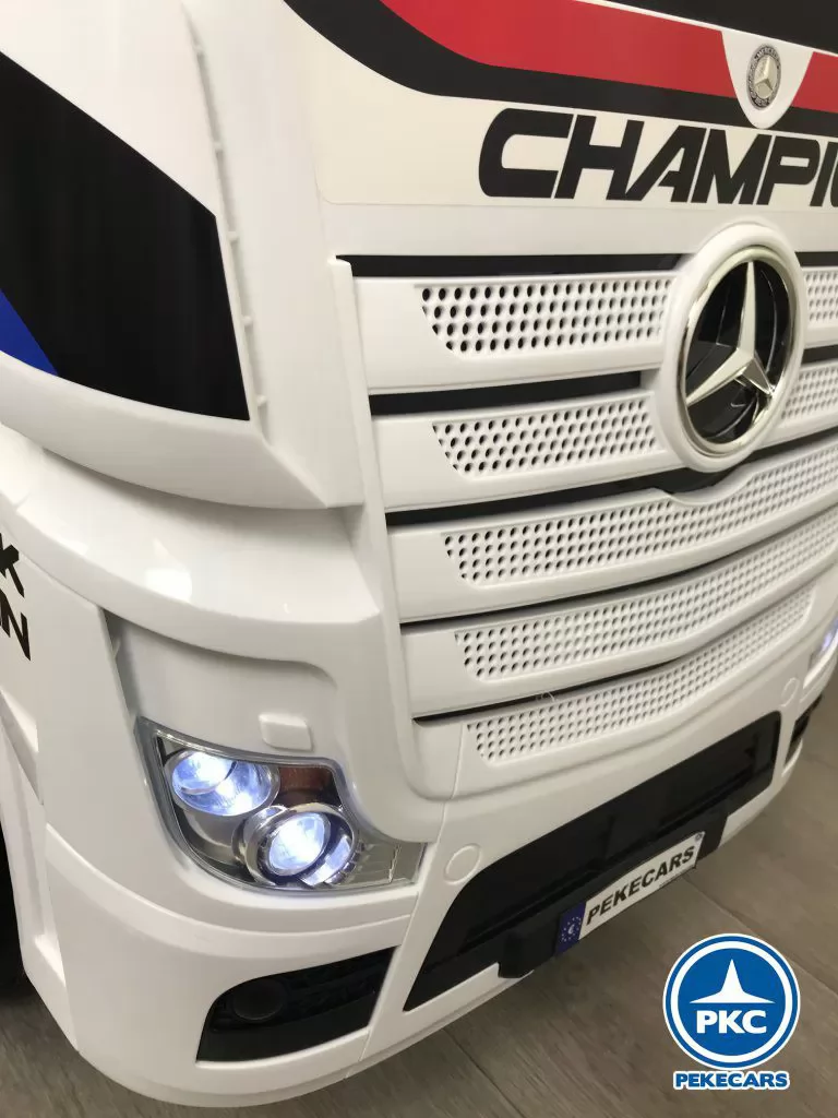 Camión Mercedes Actros Blanco vista faros delanteros