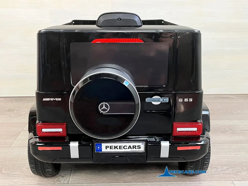 Mercedes Benz G63 AMG negro metalizado 3/4 vista trasera