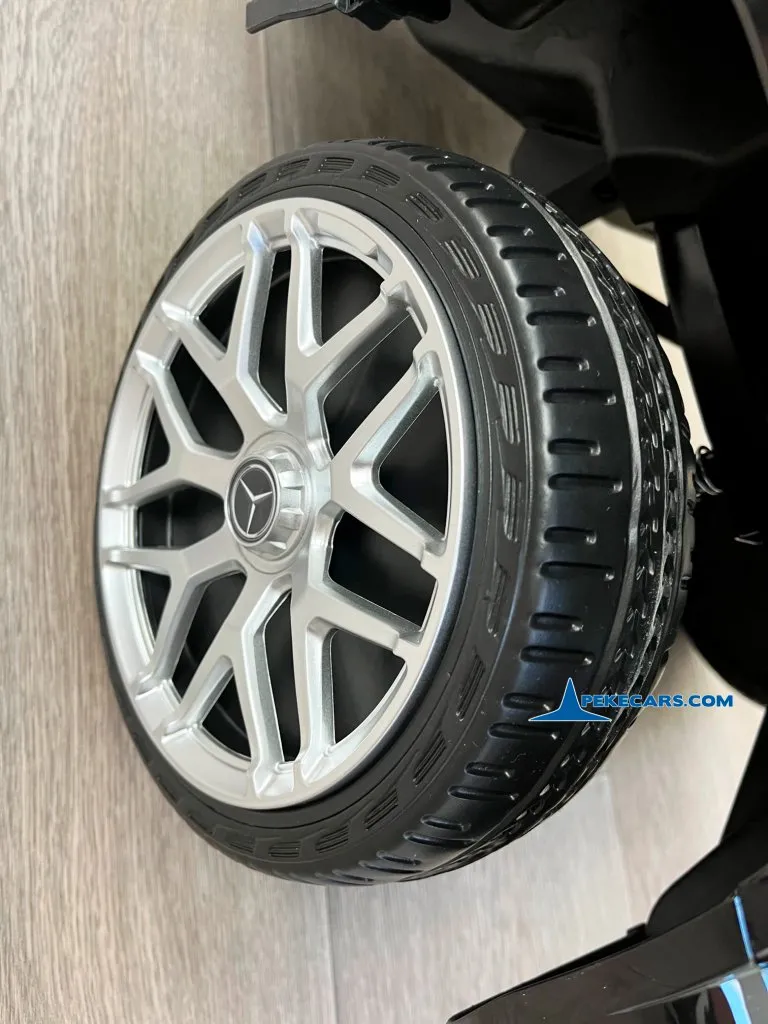 Mercedes Benz G63 AMG negro metalizado 3/4 ruedas