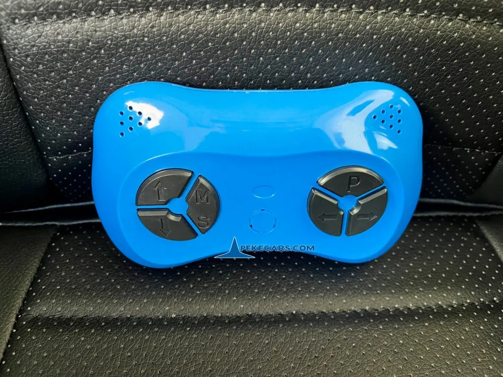 Mercedes Benz G63 AMG negro metalizado 3/4 mando