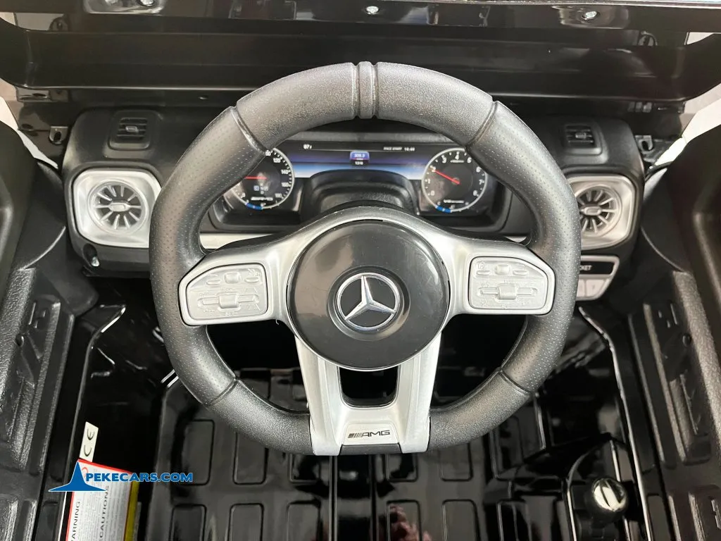 Mercedes Benz G63 AMG negro metalizado 3/4 volante