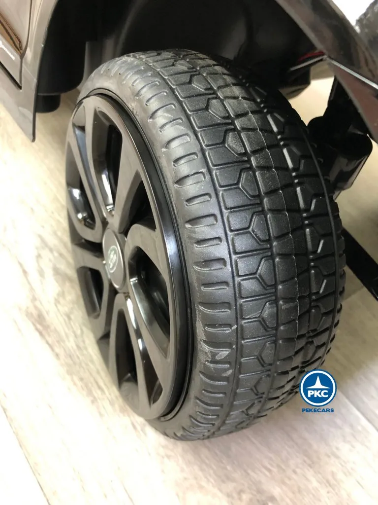 Range Rover Evoque 12V 2.4G Negro Metalizado rueda
