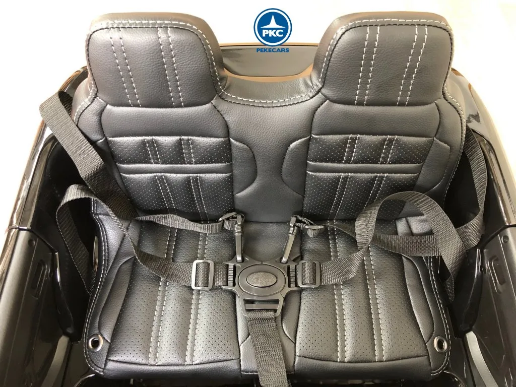 Range Rover Evoque 12V 2.4G Negro Metalizado asiento