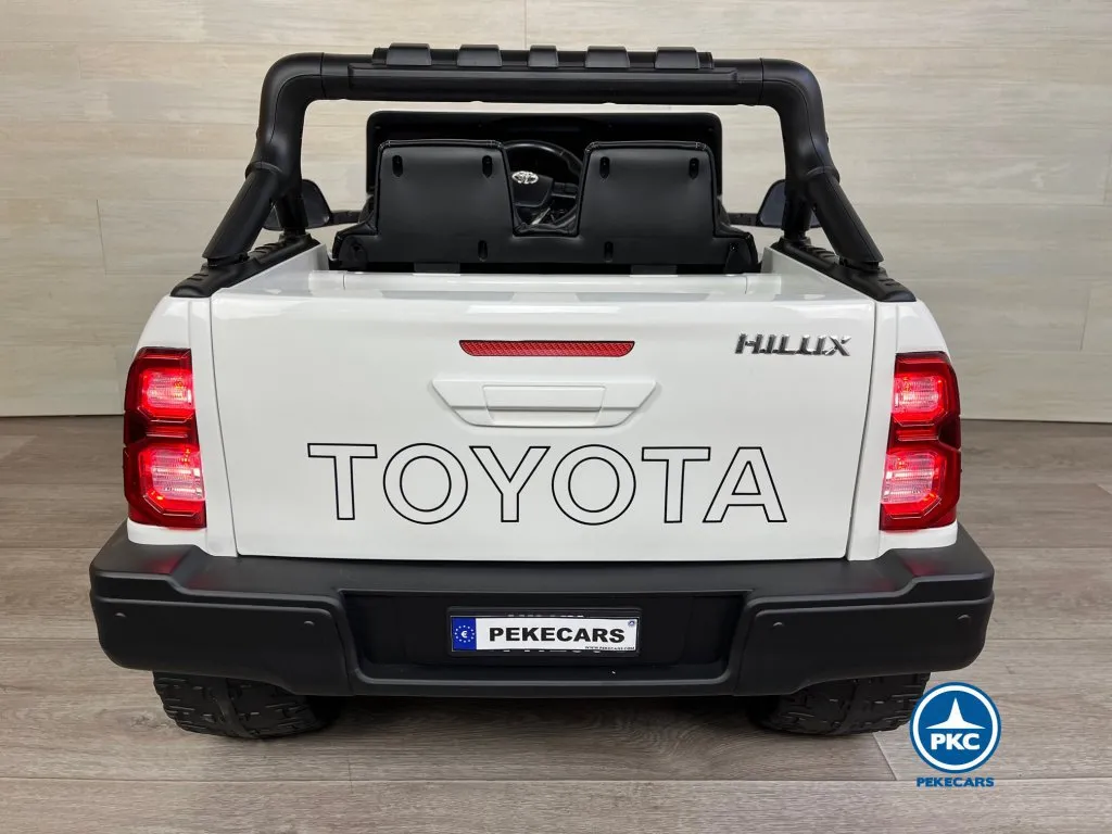 Toyota Hilux 12v 2,4Ghz blanco