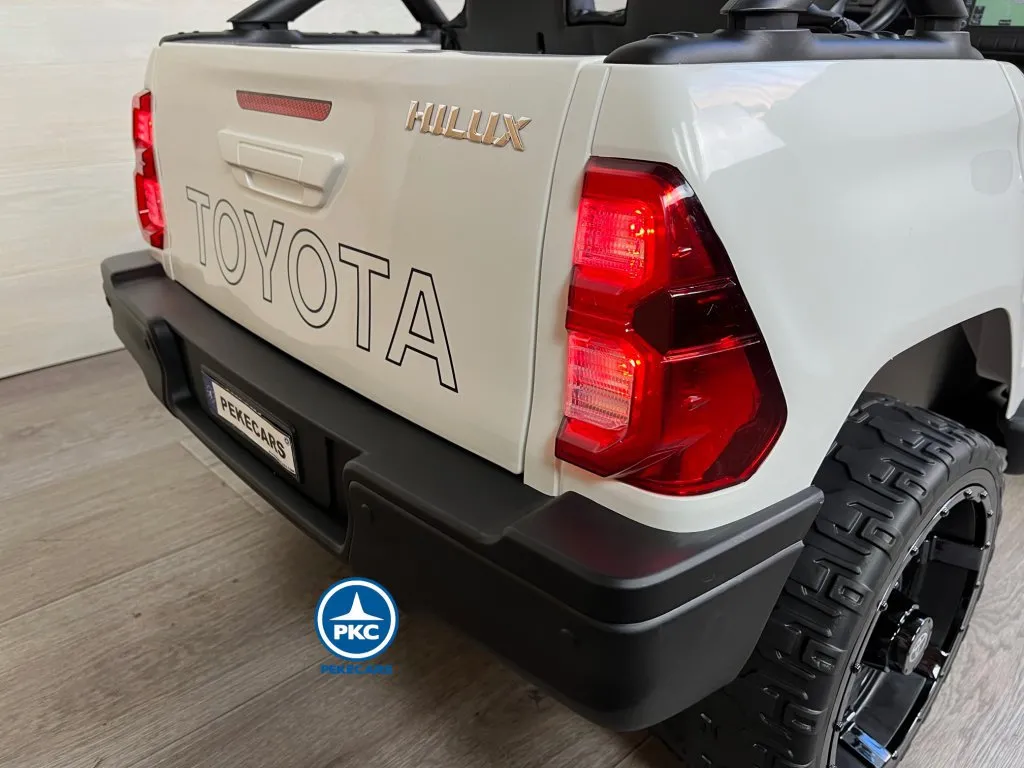 Toyota Hilux 12v 2,4Ghz blanco