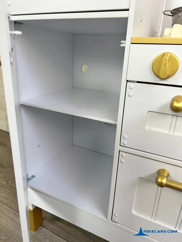 cocina de juguete blanca dorada