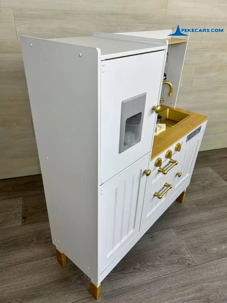 cocina de juguete blanca dorada
