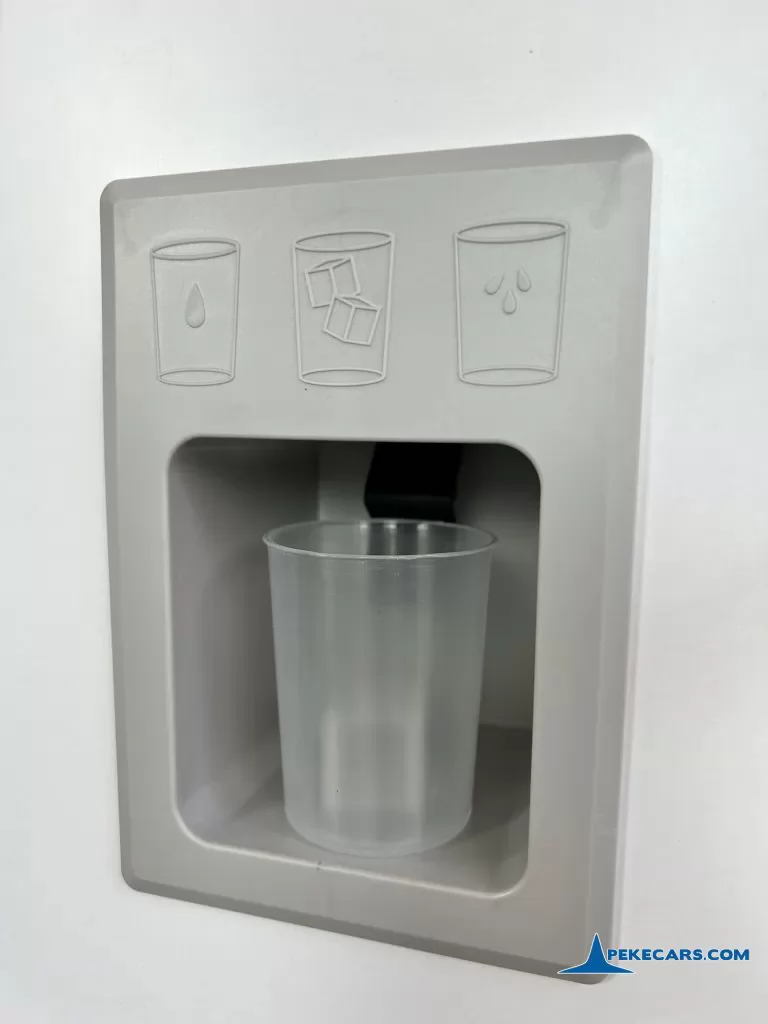 cocina de juguete blanca dorada