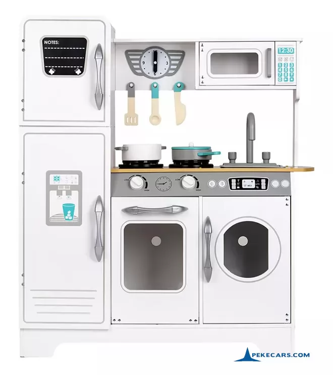 Cocina de Madera blanca moderna con lavadora, horno, fregadero y microondas
