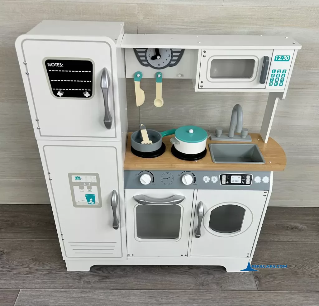 cocina de juguete blanca moderna