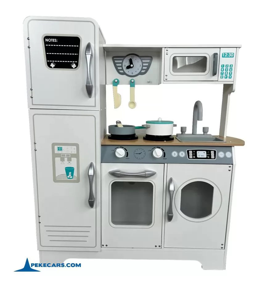 Cocina de Madera blanca moderna con lavadora, horno, fregadero y microondas