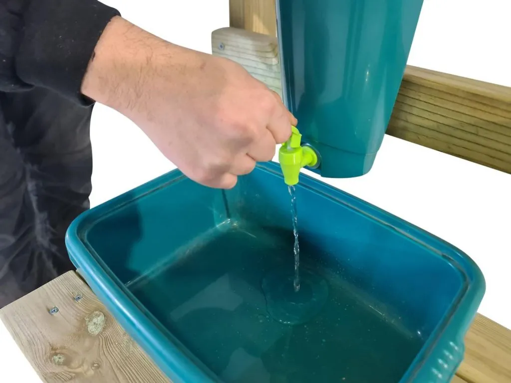 Cocina de Exterior Candy con accesorios - zoom deposito agua