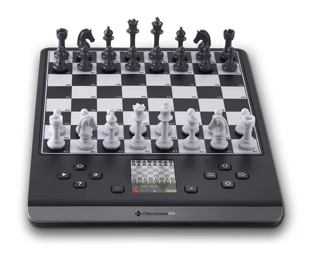 Computadora de Ajedrez Millennium Chessgenius Pro 2024