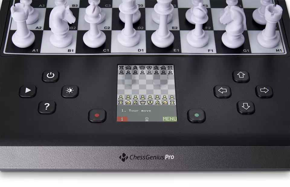 Computadora de Ajedrez Millennium Chessgenius Pro 2024 - pantalla