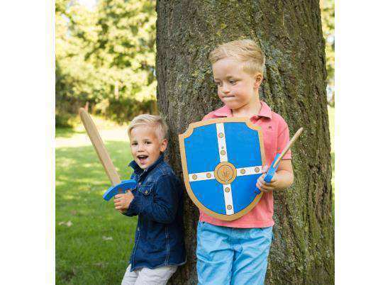 Escudo de madera masgames con niños