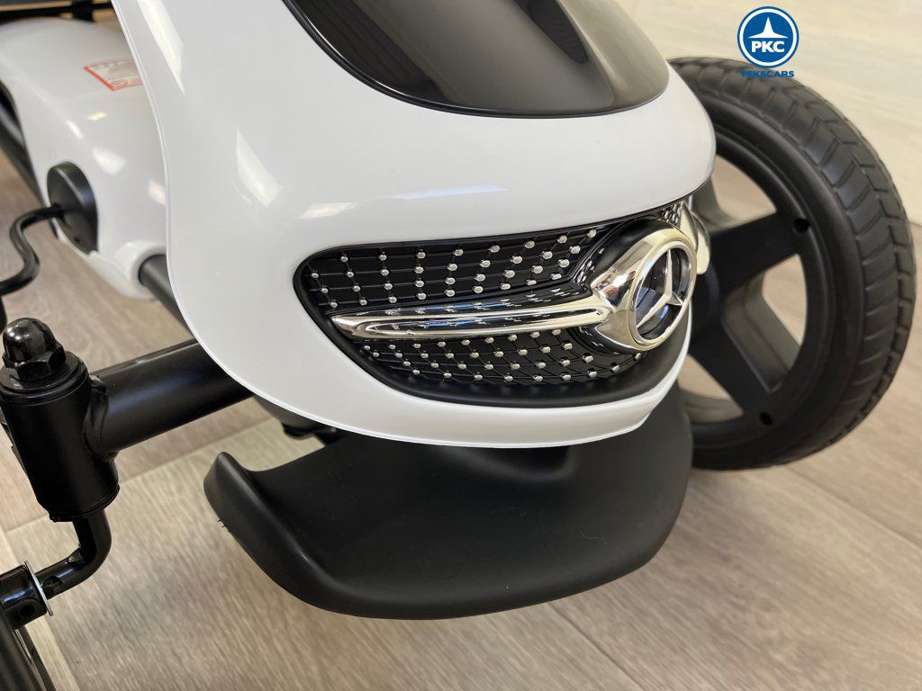 Kart a pedales Mercedes Blanco paragolpes
