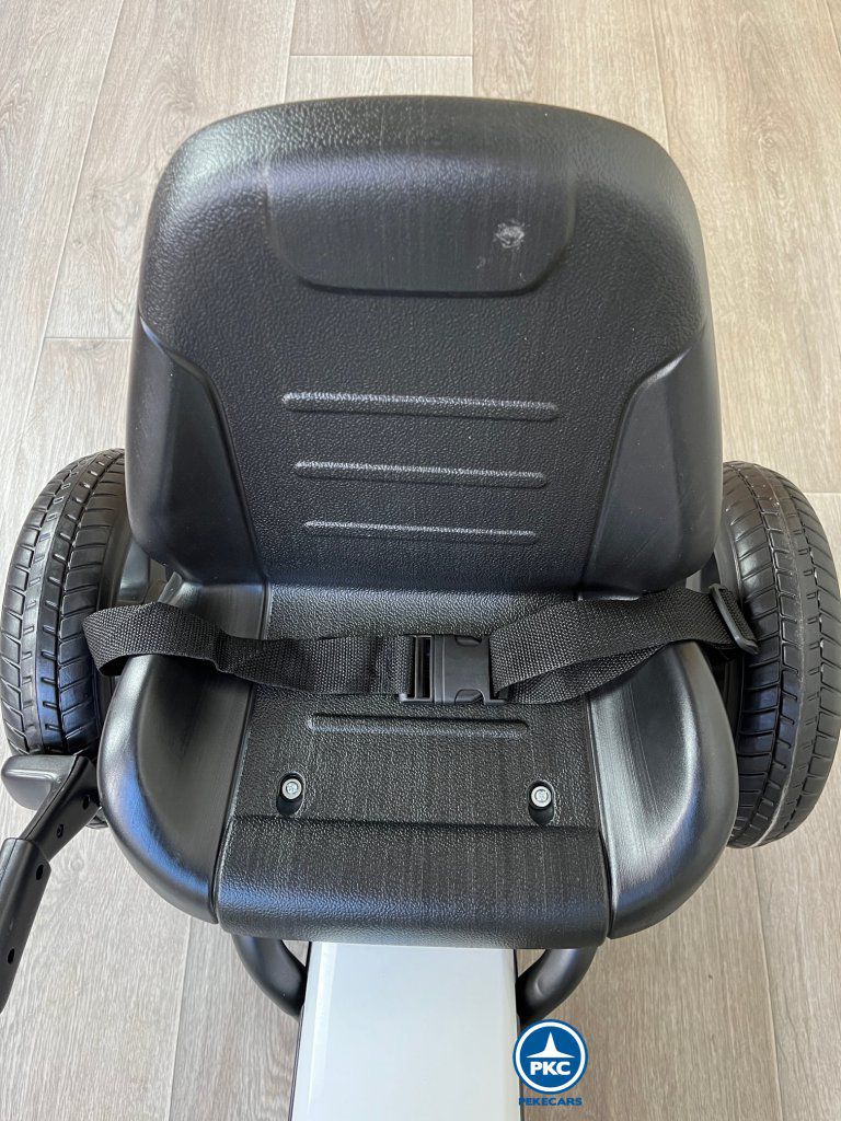 Kart a pedales Mercedes Blanco asiento