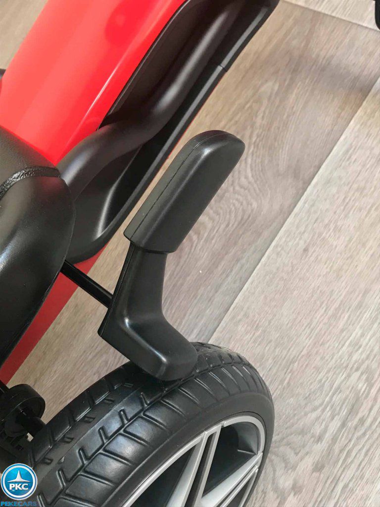 Kart a pedales Mercedes Rojo