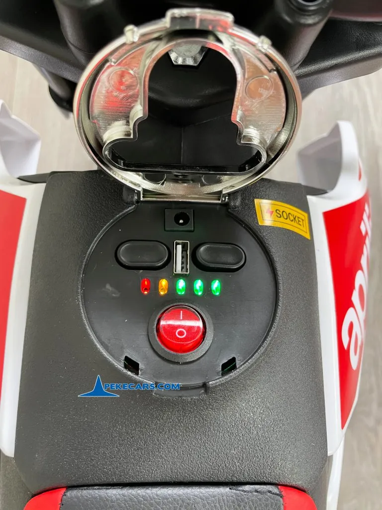 Aprilia RX 50 12V Blanca detalle botones