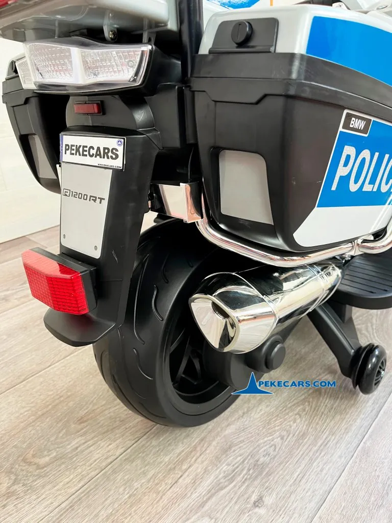 Moto de policia BMW R1200 rueda trasera
