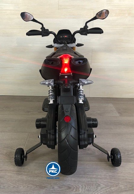Moto aprilia dorsoduro 12v negra vista trasera