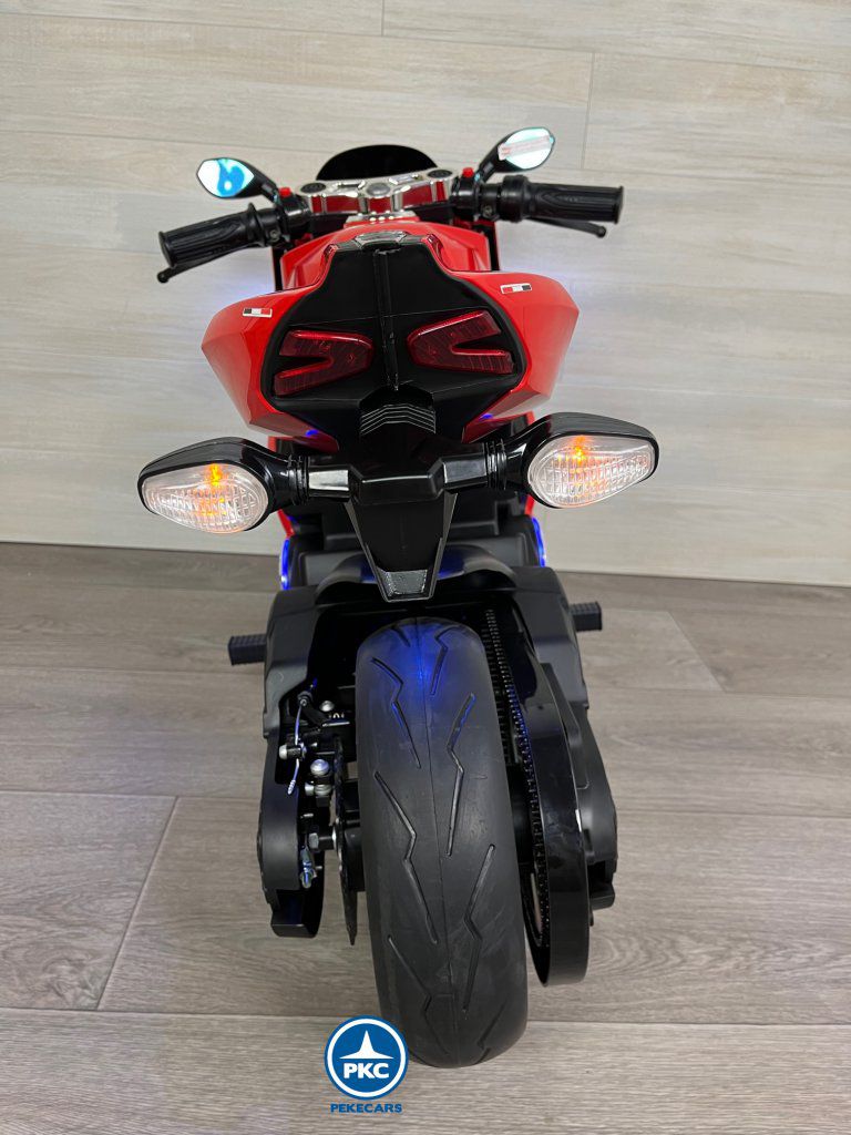 Moto de carreras estilo Ducati 24V Roja desde atrás