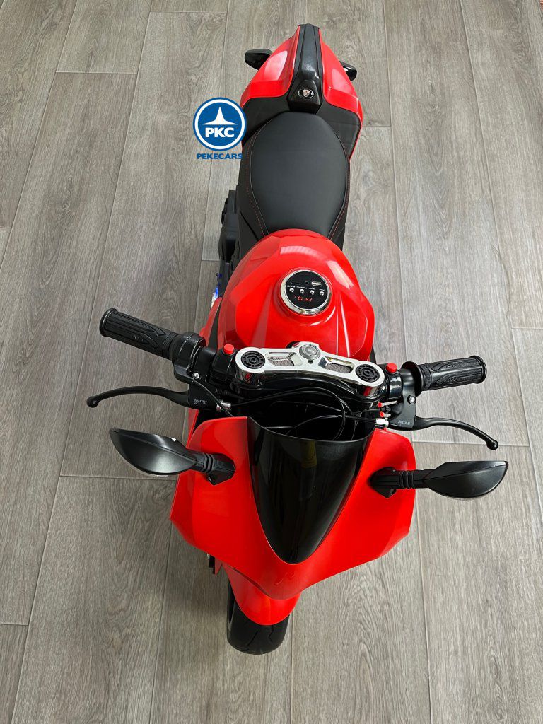 Moto de carreras estilo Ducati 24V Roja vista aérea