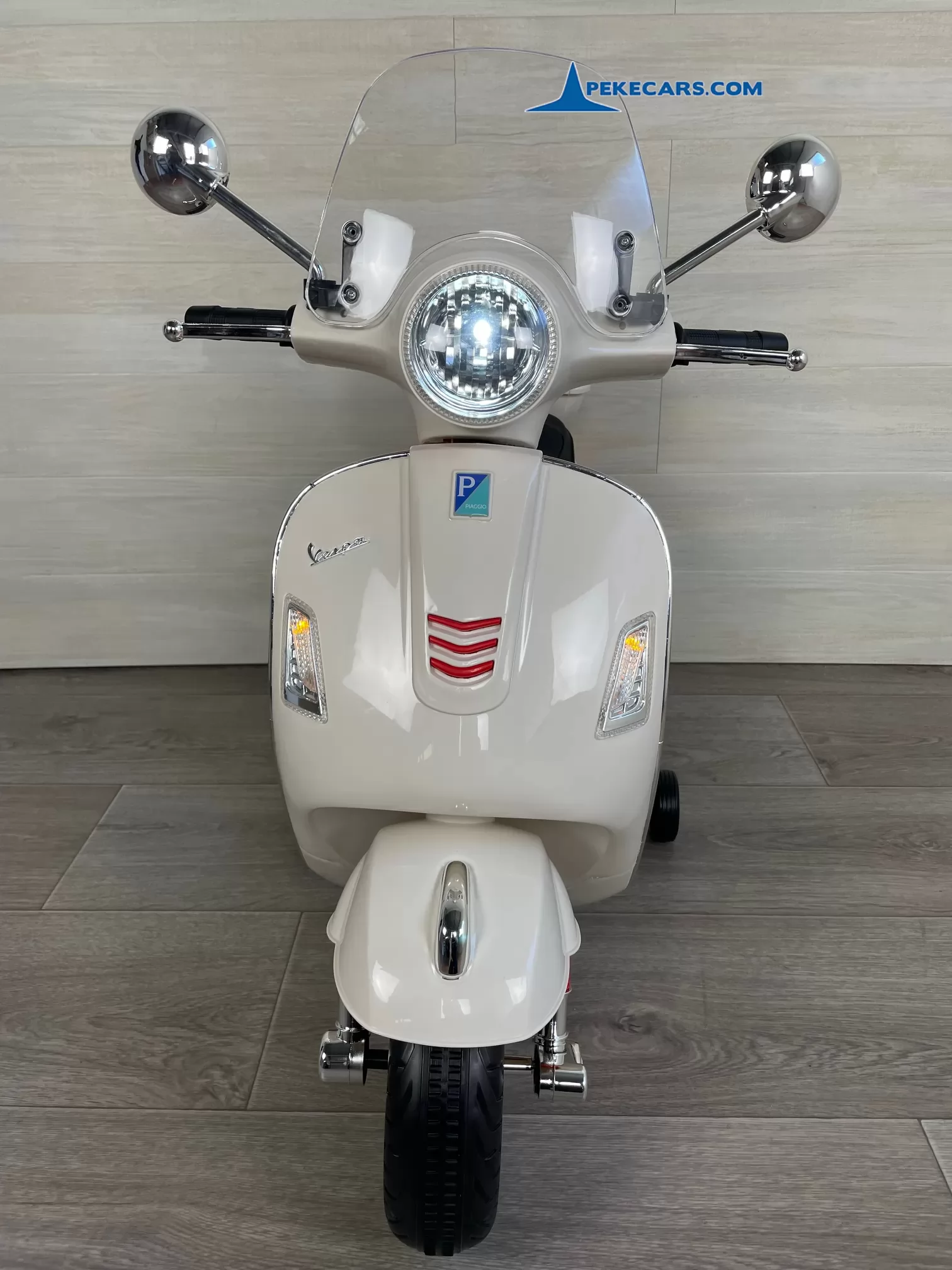 Moto Vespa GTS-S 12V blanco 3/4 frontal