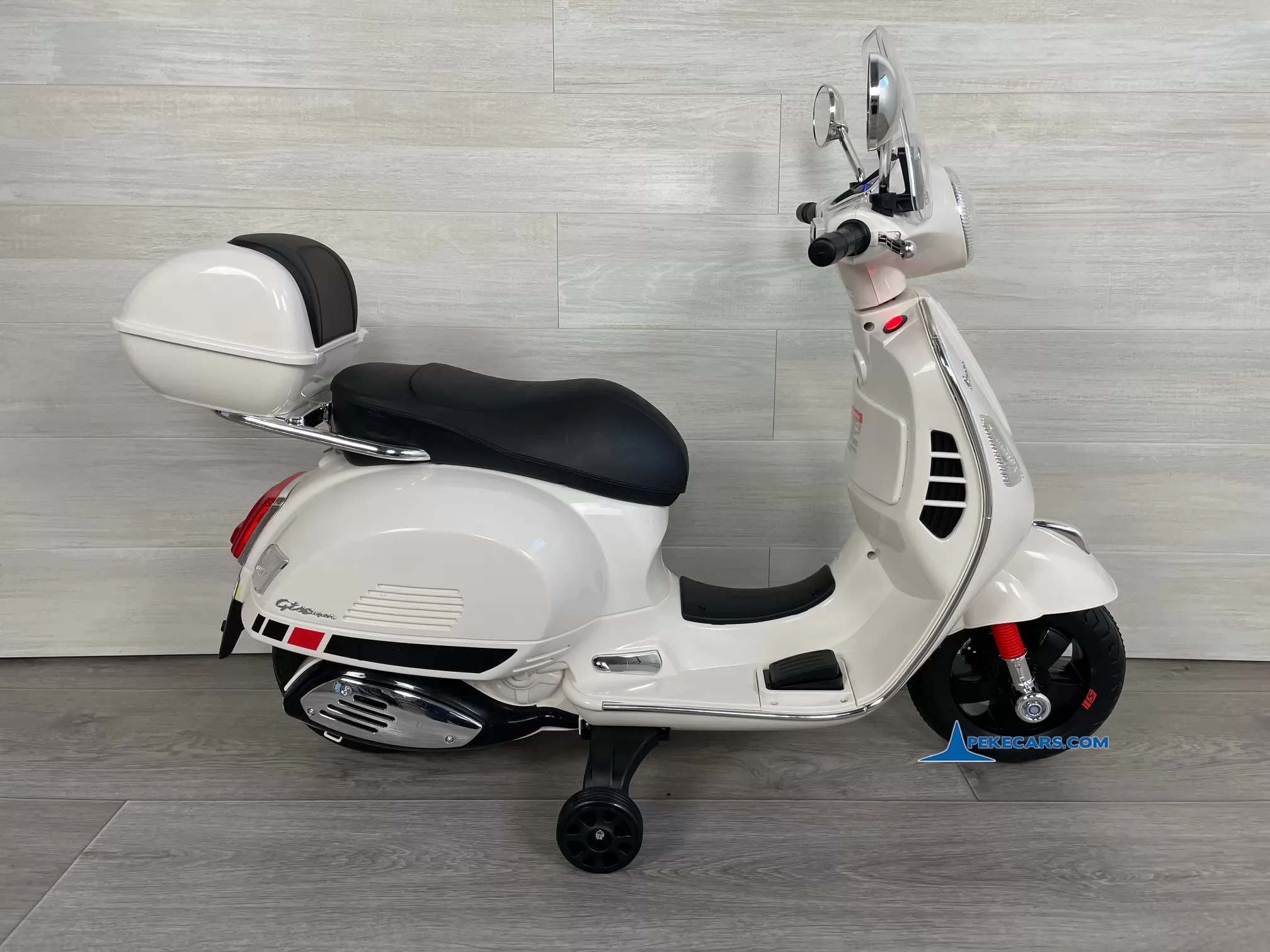 Moto Vespa GTS-S 12V blanco 3/4 lado izquierdo