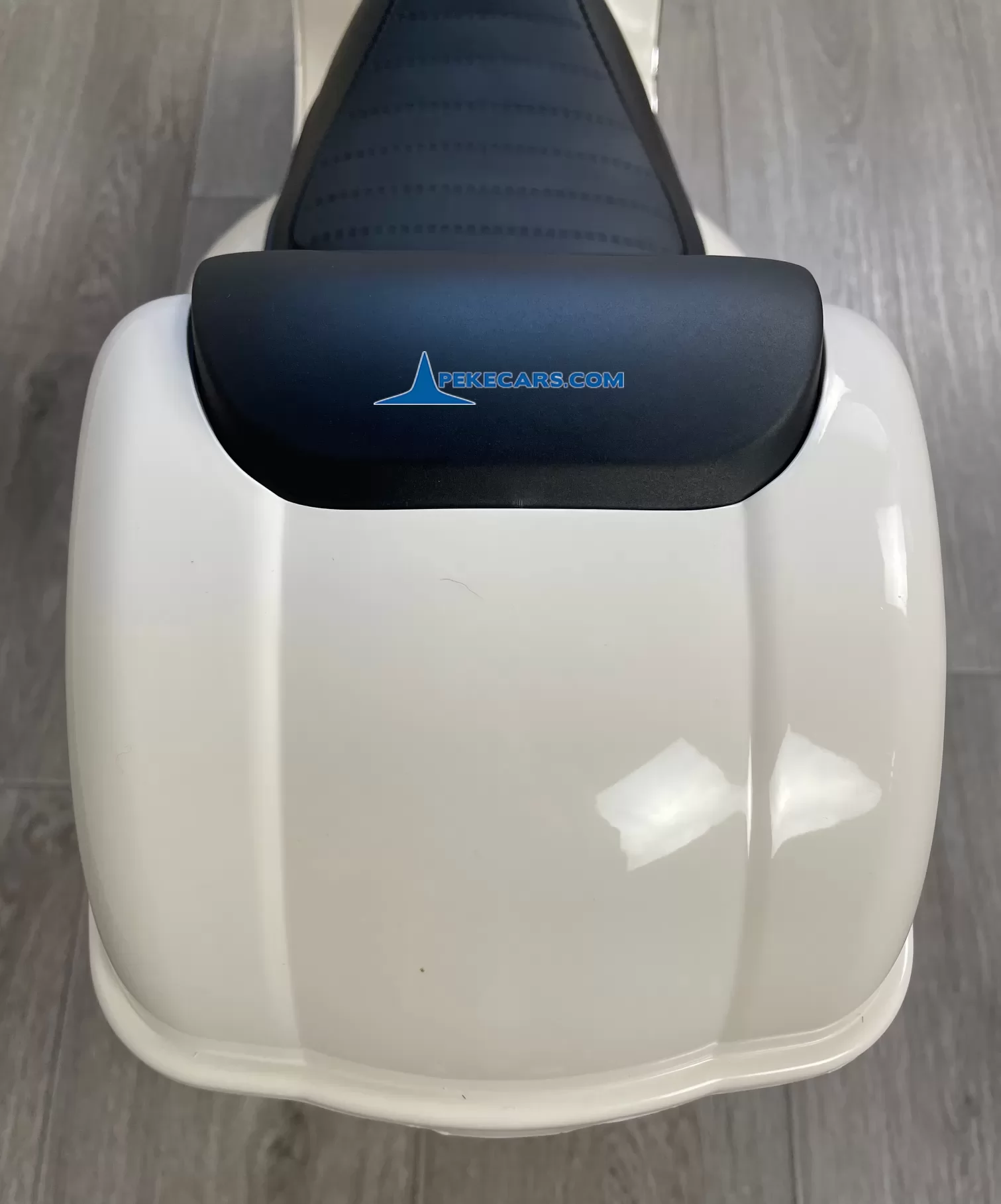 Moto Vespa GTS-S 12V blanco 3/4 baul